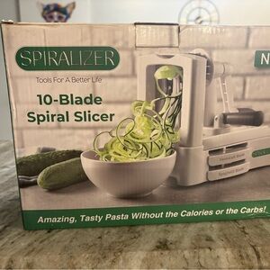 10-Blade Spiral Slicer - White